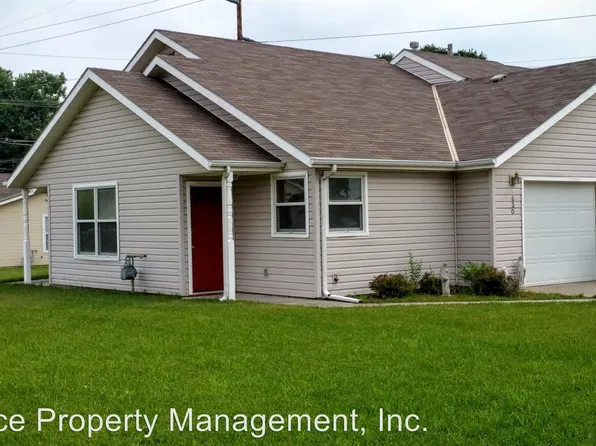 630 Goodrich Dr, Manhattan, KS 66502