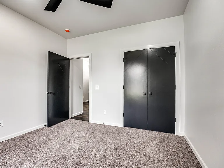 14301 Village Trl — Photo 33