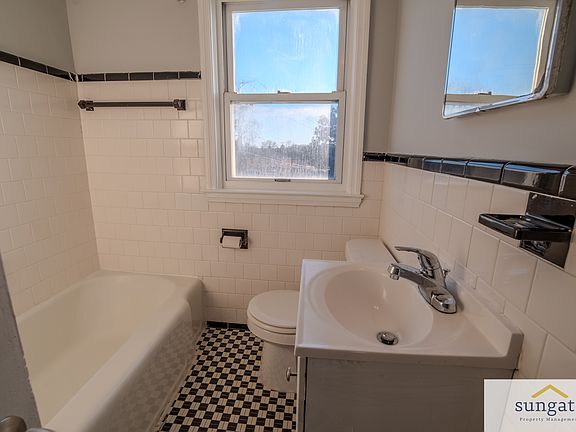 3rd image of 1674 Thetford Rd