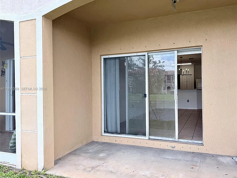 5747 Isles Cir #5747 — Photo 21