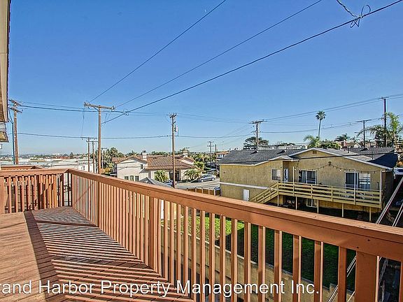 5th image of 768 Manhattan Beach Blvd #B