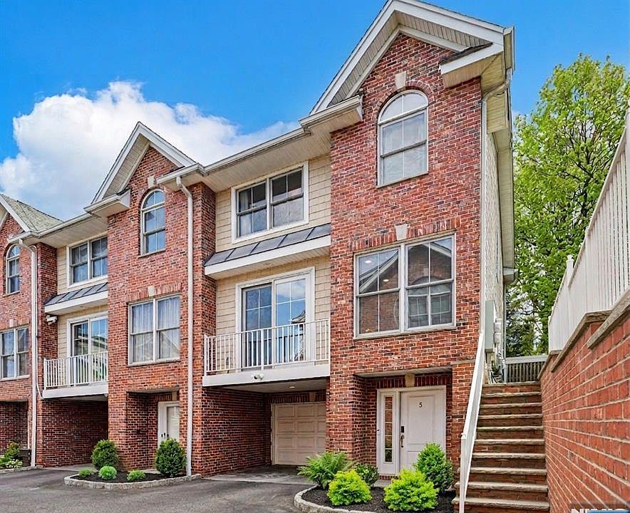 1st image of 422 Hillside Ave APT 5