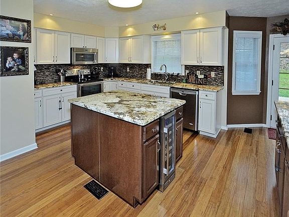 3rd image of 5005 Pioneer Ct