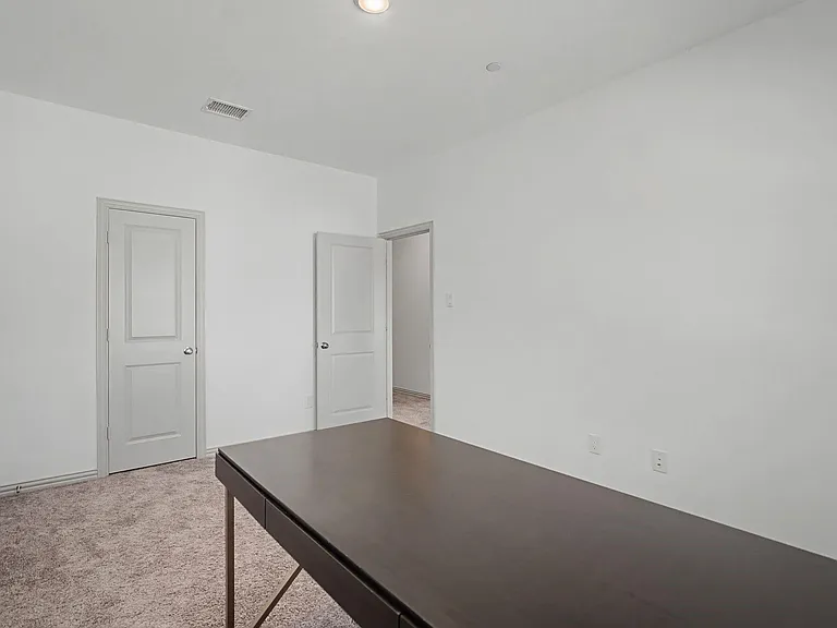 6032 Silverado Trl — Photo 26