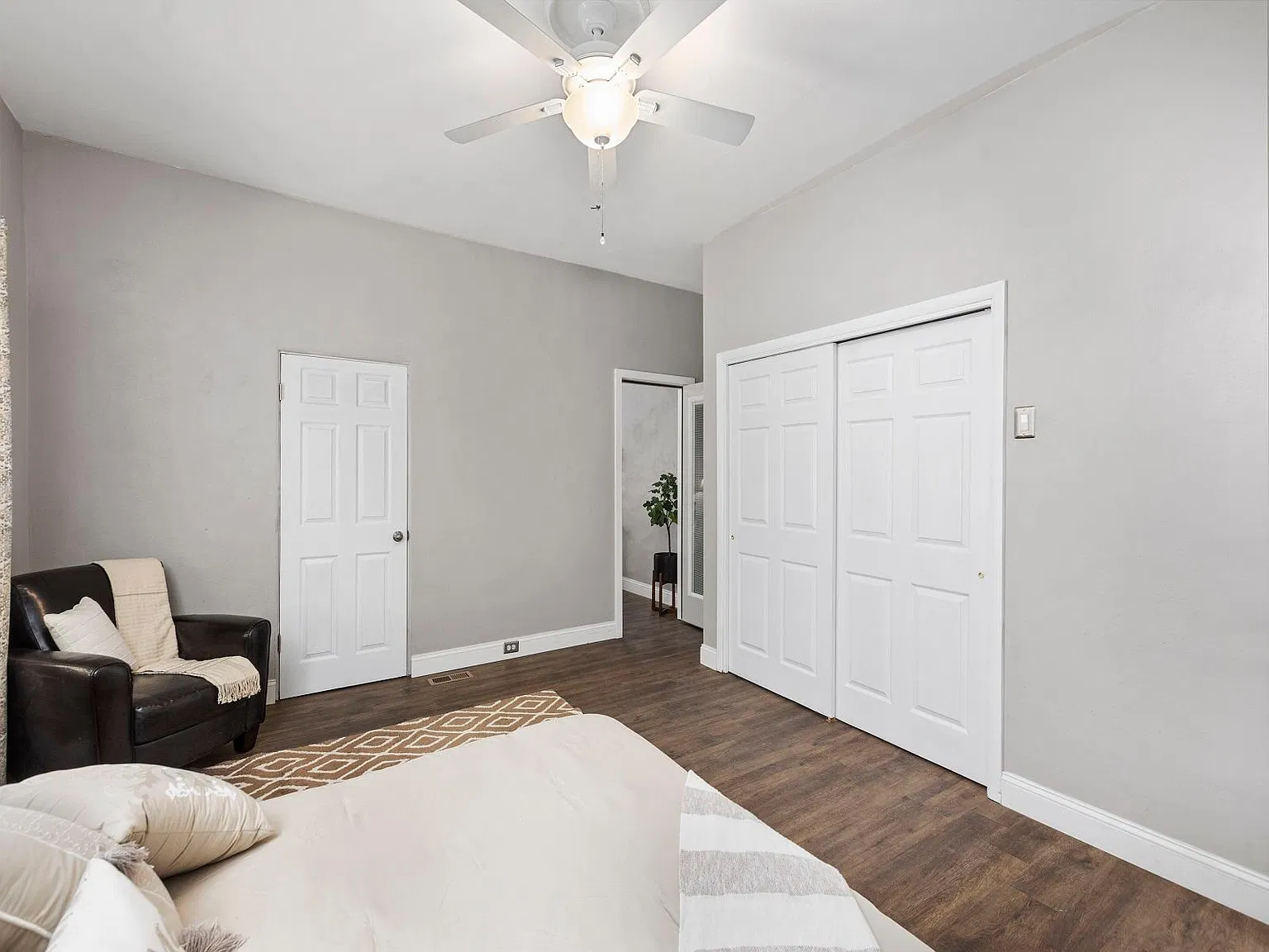 4 bed, 2281 sqft, $2,500 — Photo 3