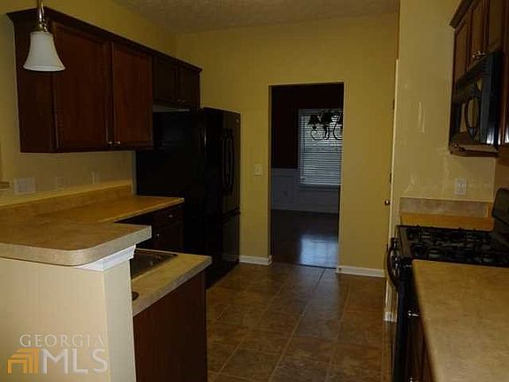 5th image of 138 Whitfield Way