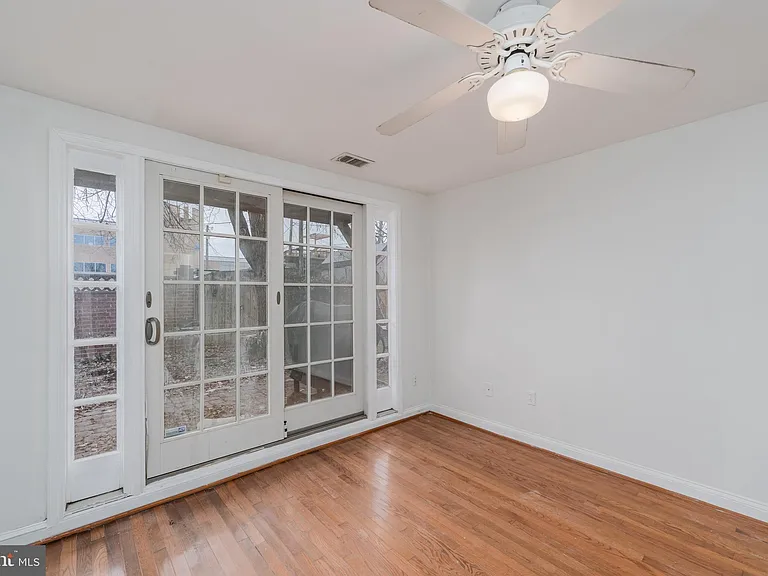 1153 Riverside Ave — Photo 10