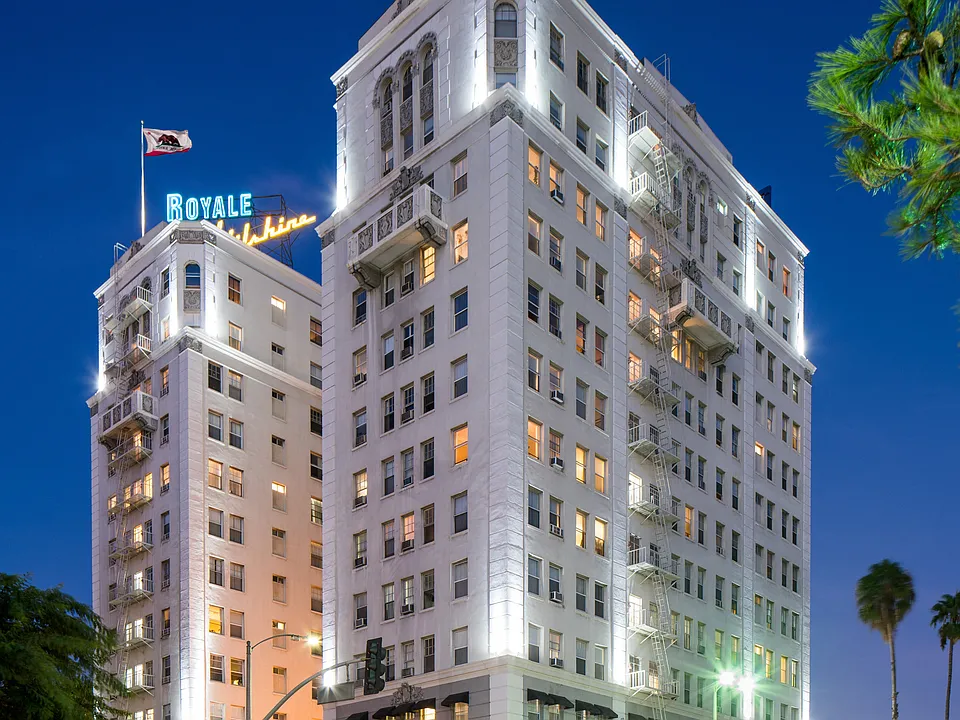 Wilshire Royale