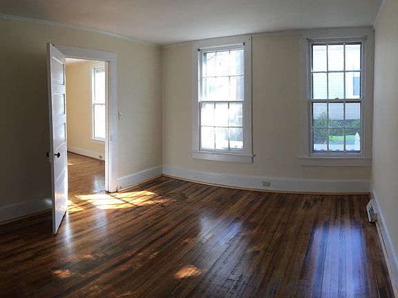 Middle Bedroom