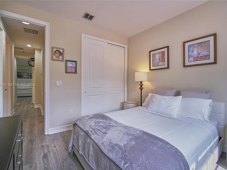 129 Riverwalk Cir E — Photo 14