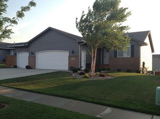 2405 N Wright Ave, Sioux Falls, SD 57107