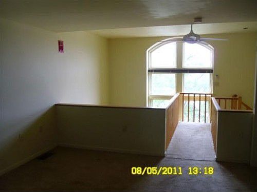 5th image of 297 W Clay Ave APT 209
