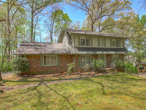 3rd image of 3781 Woodyhill Dr