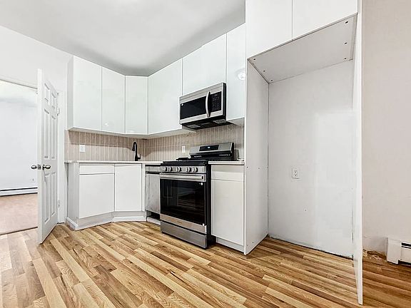 2nd image of 82 Eldert St #2A