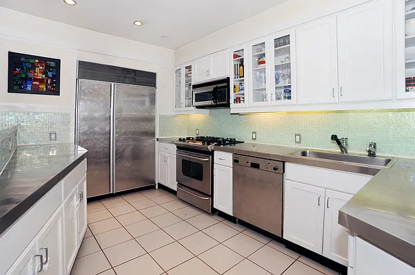 Sold by Corcoran | media 14