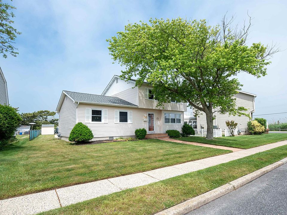 1st image of 104 Brigantine Dr