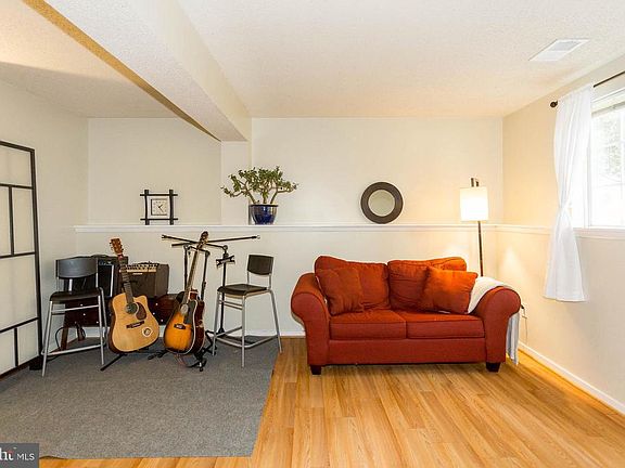 5th image of 5328 Harbor Court Dr