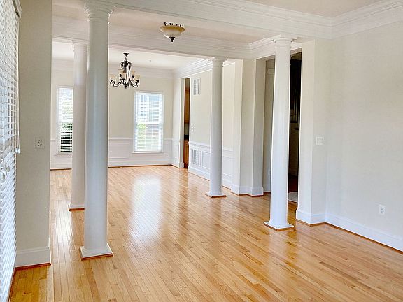 3rd image of 125 Bullard Cir