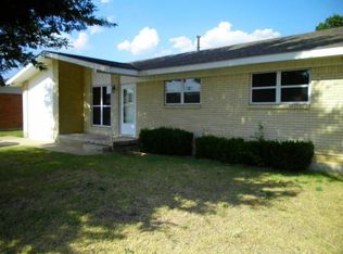 705 Cynthia Dr, Mooreland, OK 73852