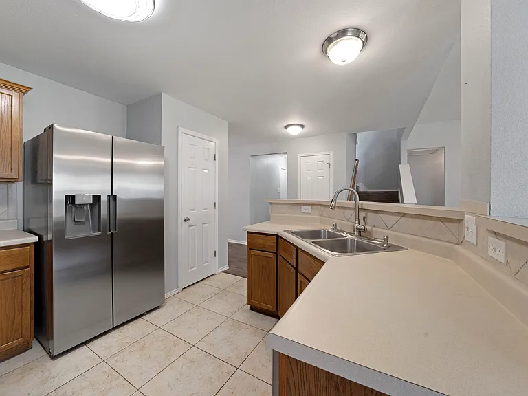 2105 Arthur St — Photo 13
