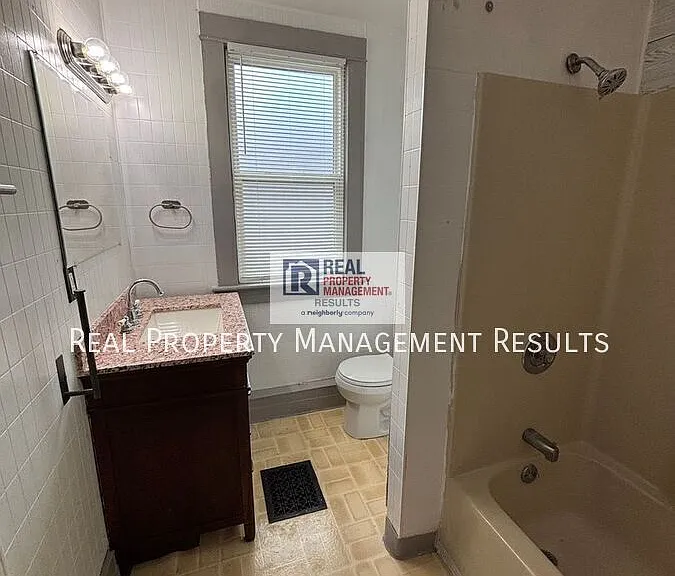 815 E Gum St — Photo 11