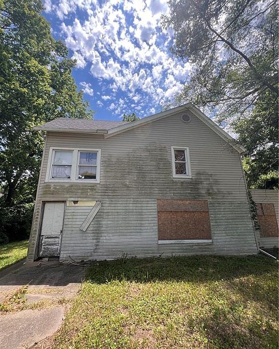 1st image of 7427 Riverview Ave