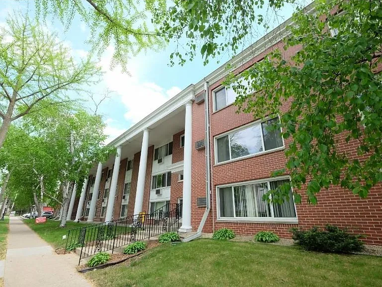 St. Clair Commons — Photo 20