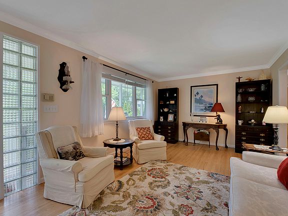4th image of 12 Stonywell Ct