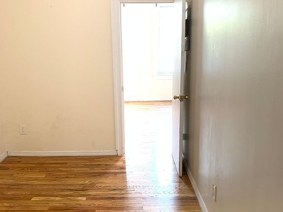 4th image of 346 21st St #2A