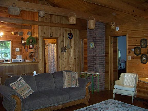 SANDY 80' on All-Sports Osterhout Lake-Knotty Pine for up-north feel 4br/2ba 