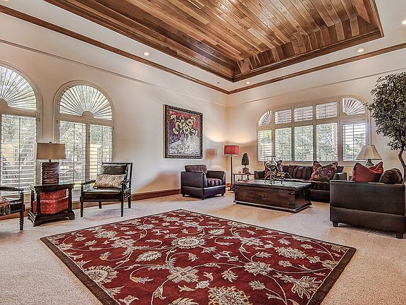 5th image of 149 N Country Club Dr
