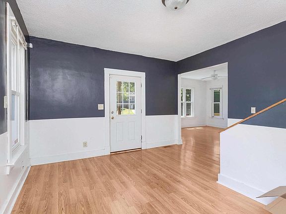 5th image of 1322 Christie St