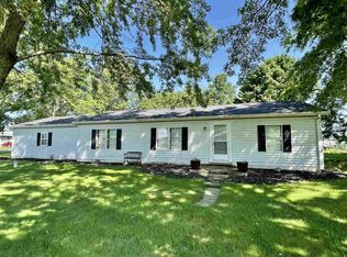 1271 Apple Tree Ln, Rochester, IN 46975