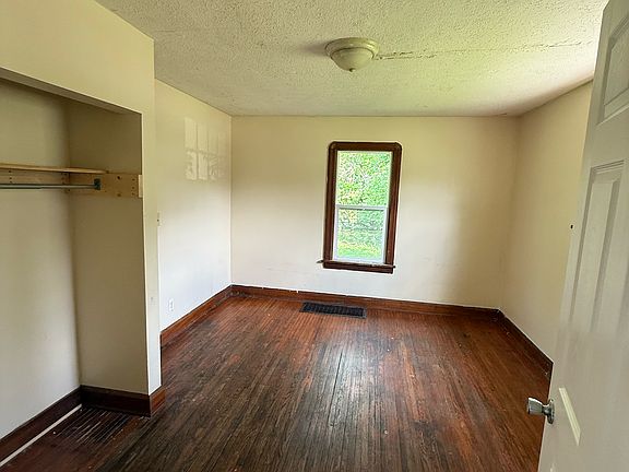 3rd image of 133 Arthur Ave