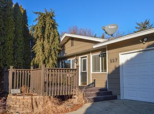 227 Ridgeway Dr, Yakima, WA 98901
