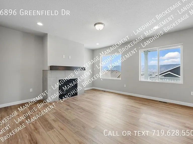 16896 Greenfield Dr — Photo 8