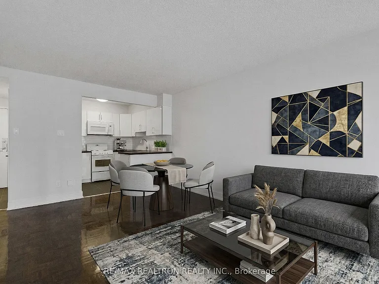 33 Isabella St #511 — Photo 9