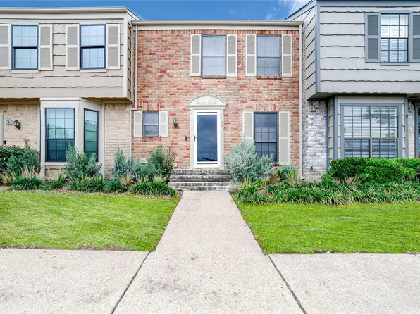 7505 Memorial Woods Dr APT 23, Houston, TX 77024