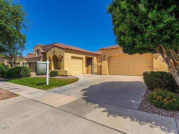 3rd image of 722 E TORREY PINES Place