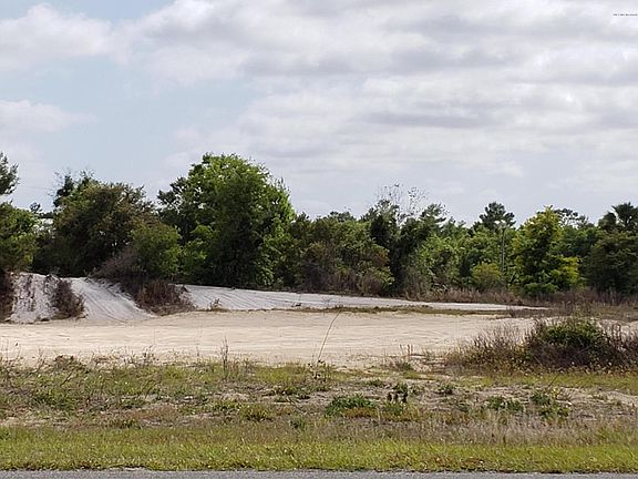 4th image of 1989 S Highway 17