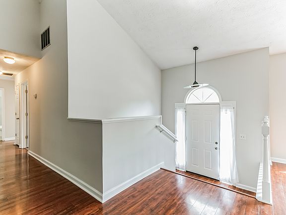 4th image of 2325 Golden Valley Dr