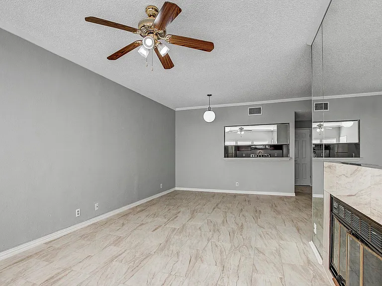 807 W 25th St #210 — Photo 2