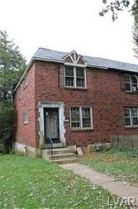 2nd image of 810 Benton St