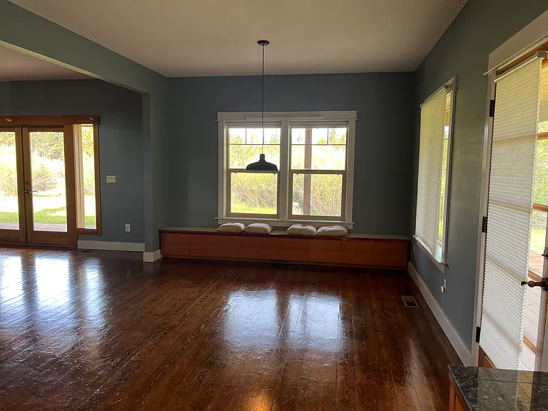 55219 Huntington Rd — Photo 9