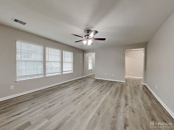 3rd image of 911 Staffordale Manor Ln