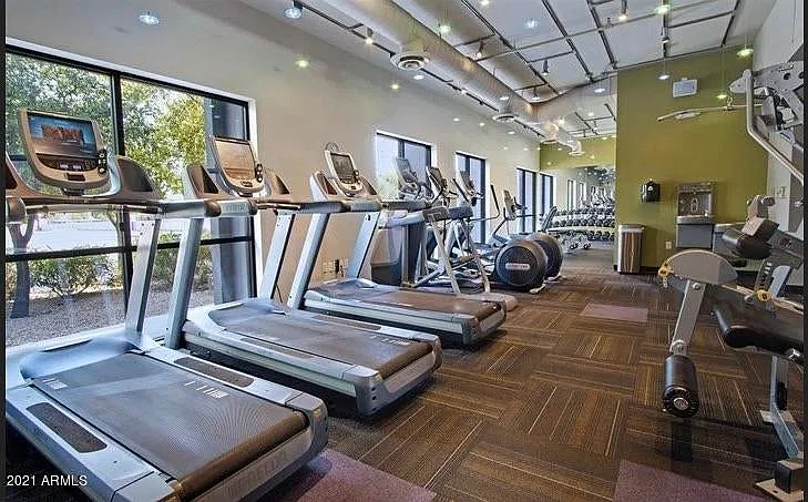 1 bed, 847 sqft, $1,700 — Photo 2