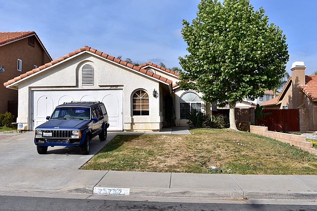 SINGLE STORY HOME