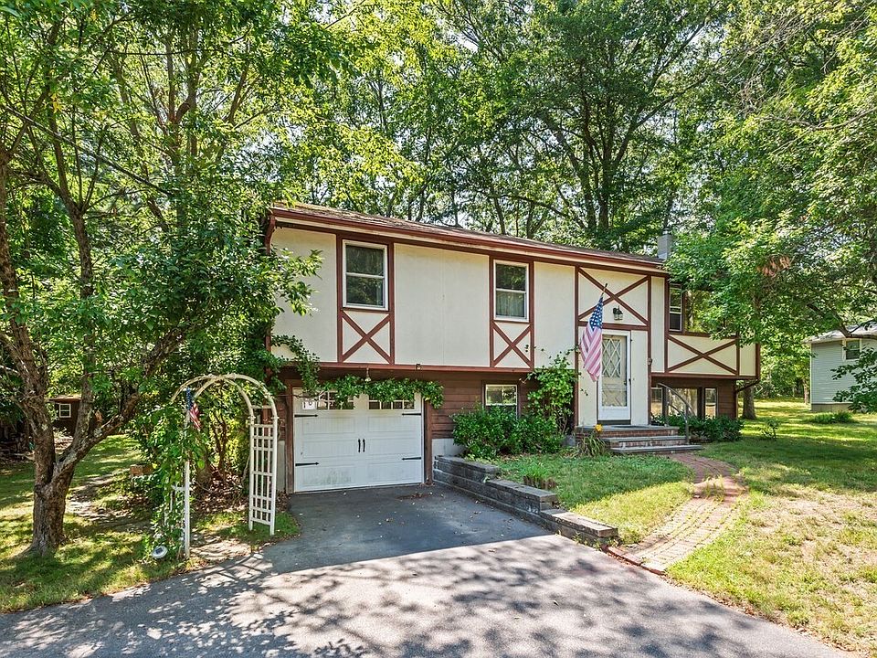 1st image of 126 Bayberry Rd