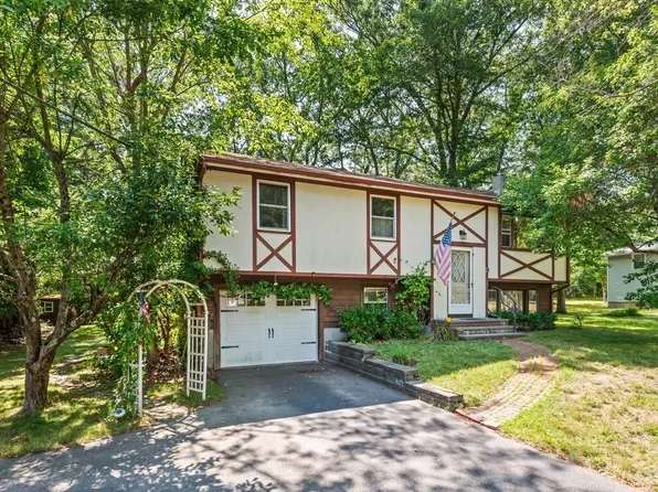 126 Bayberry Rd, North Attleboro, MA 02760