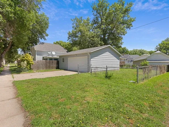 1921 10th St, Columbus, NE 68601